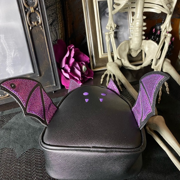 Bath and Body Works~2021 Bat Cosmetic Bag - Picture 6 of 9